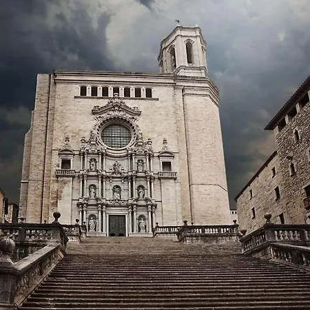 Centro 7pax Апартаменты Жирона